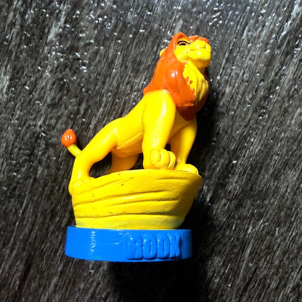 Disney Lion King Mufasa Figurine Unisex Small Yellow Pride Rock Vintage Toy
